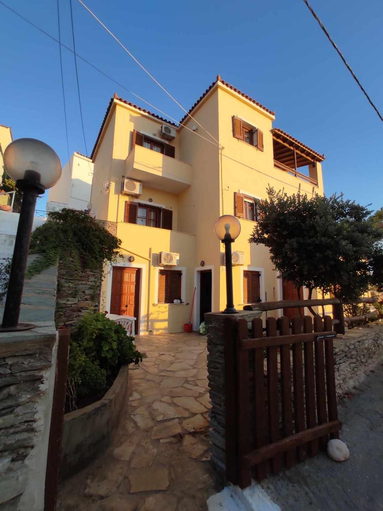Ferienwohnung Politis Sudios Batsíon Exterior foto