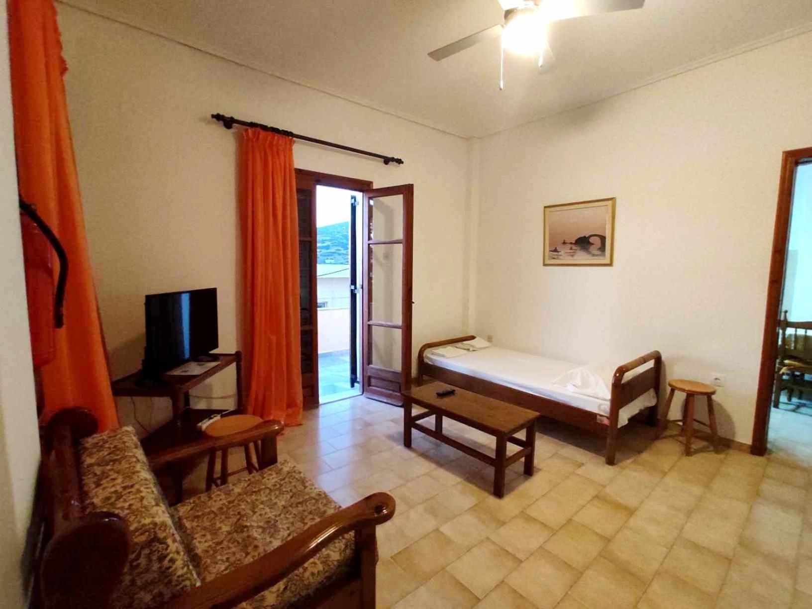Ferienwohnung Politis Sudios Batsíon Exterior foto