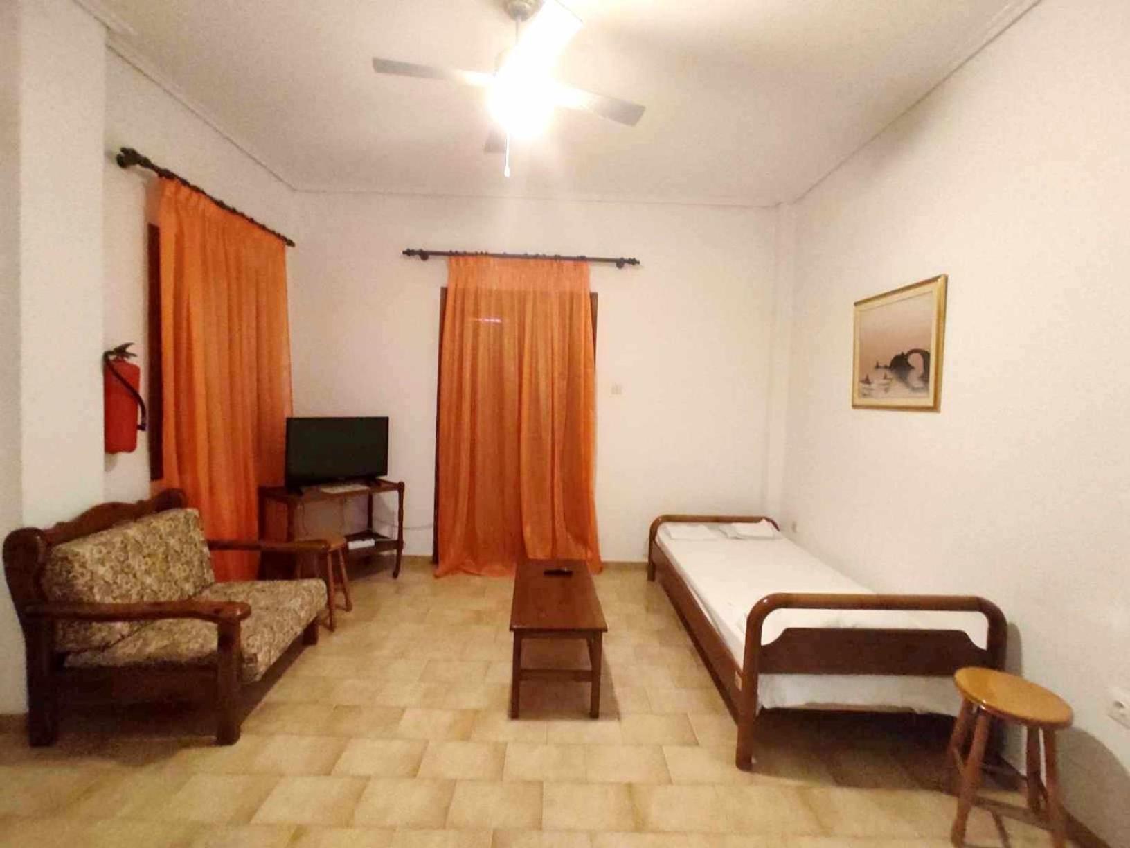 Ferienwohnung Politis Sudios Batsíon Exterior foto